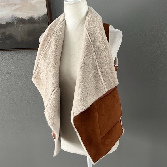 Chaser Faux Suede Shearling Vest - Picture 4 of 8